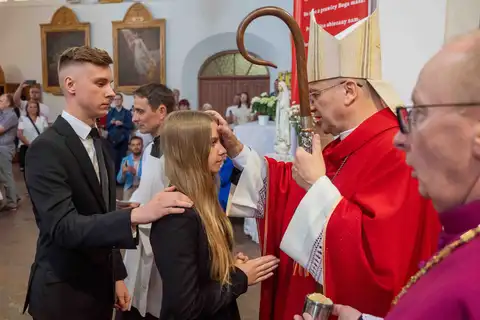 2024.05.24 – Bierzmowanie młodzieży z Dekanatu Żary – zdjęcie 88