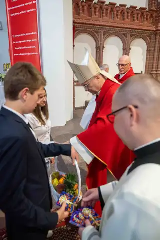 2024.05.24 – Bierzmowanie młodzieży z Dekanatu Żary – zdjęcie 205