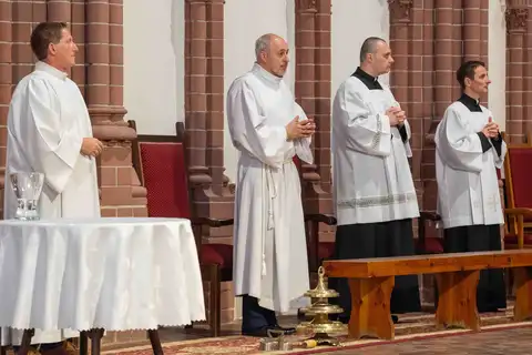 2024.05.24 – Bierzmowanie młodzieży z Dekanatu Żary – zdjęcie 17
