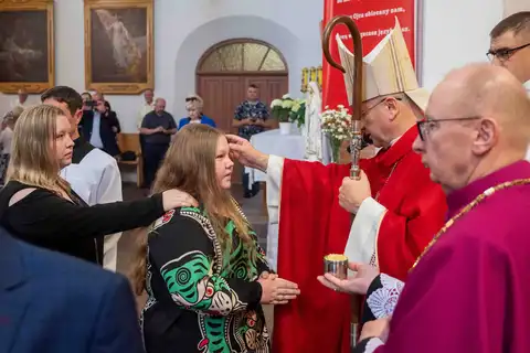 2024.05.24 – Bierzmowanie młodzieży z Dekanatu Żary – zdjęcie 72