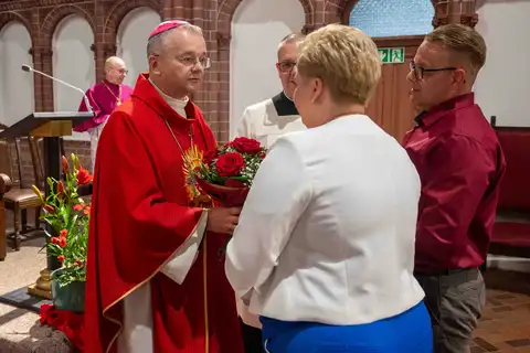 2024.05.24 – Bierzmowanie młodzieży z Dekanatu Żary – zdjęcie 12