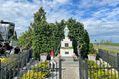 2024.07.05 – Demontaż Figury NMP z ul. Zielonogórskiej – zdjęcie 12