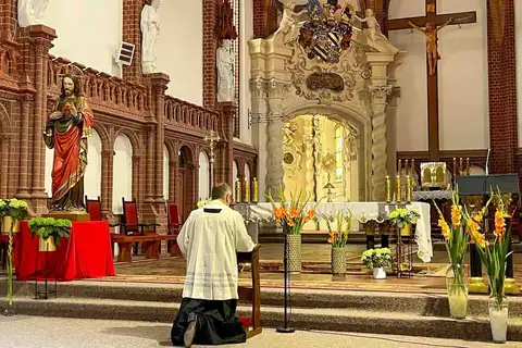 2024.07.06 – Nabożeństwo eskpiacyjne za profanacje figury NMP z ul. Zielonogórskiej – zdjęcie 4