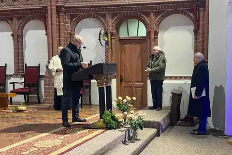 2024.12.08 – Msza Św. z udziałem koła Pszczelarzy w Żarach z okazji wspomnienia św. Ambrożego – zdjęcie 10