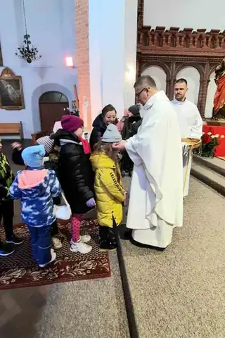 2024.12.08 – Poświęcenie medalików dla dzieci pierwszokomunijnych – zdjęcie 8