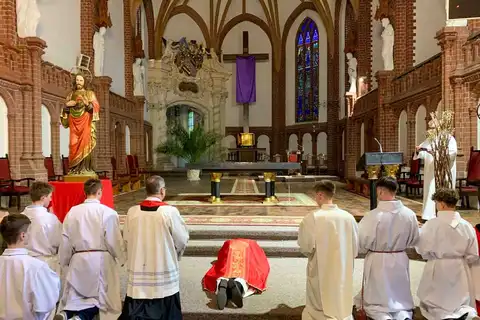 2025.04.18 – Liturgia Wielkiego Piątku – zdjęcie 3