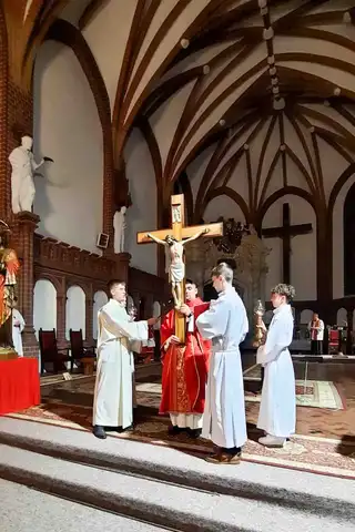 2025.04.18 – Liturgia Wielkiego Piątku – zdjęcie 11