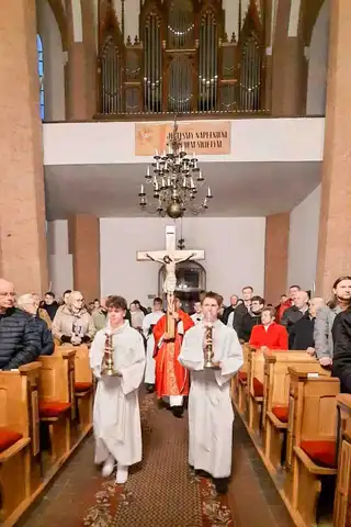 2025.04.18 – Liturgia Wielkiego Piątku – zdjęcie 9