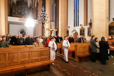 2025.04.18 – Liturgia Wielkiego Piątku – zdjęcie 10