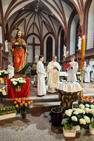 2025.04.19 – Liturgia Wigilii Paschalnej – zdjęcie 28