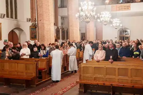 2025.04.19 – Liturgia Wigilii Paschalnej – zdjęcie 29