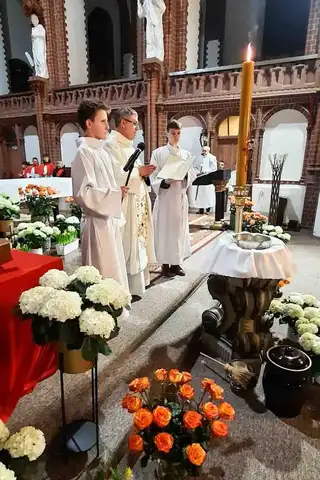 2025.04.19 – Liturgia Wigilii Paschalnej – zdjęcie 22
