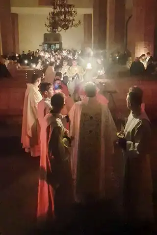 2025.04.19 – Liturgia Wigilii Paschalnej – zdjęcie 4