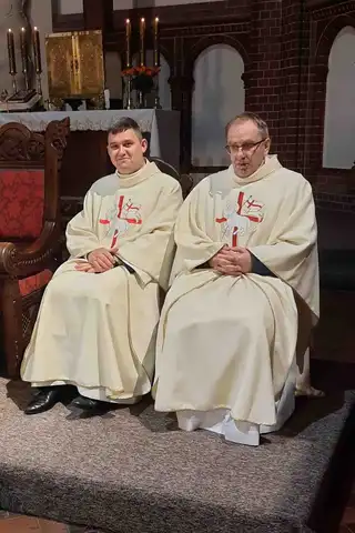 2025.04.19 – Liturgia Wigilii Paschalnej – zdjęcie 48