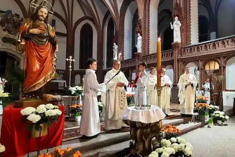 2025.04.19 – Liturgia Wigilii Paschalnej – zdjęcie 30