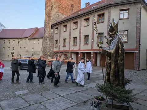 2026.03.27 – Droga krzyżowa ulicami Żar – zdjęcie 51