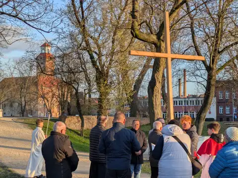 2026.03.27 – Droga krzyżowa ulicami Żar – zdjęcie 35