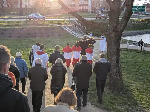 2026.03.27 – Droga krzyżowa ulicami Żar – zdjęcie 25