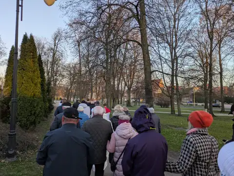 2026.03.27 – Droga krzyżowa ulicami Żar – zdjęcie 15