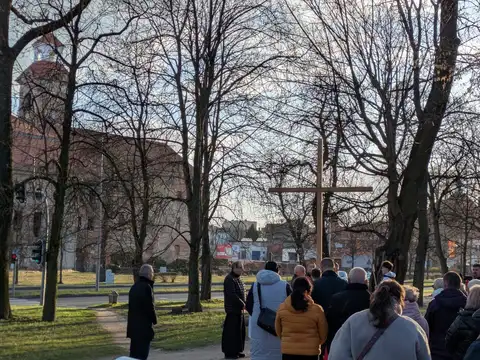 2026.03.27 – Droga krzyżowa ulicami Żar – zdjęcie 30
