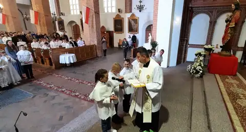 2025.05.18 – Przyjęcie nowych ministrantów – zdjęcie 23