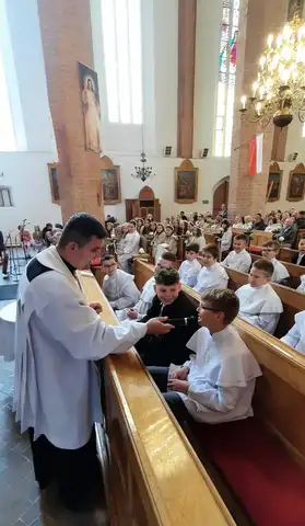 2025.05.18 – Przyjęcie nowych ministrantów – zdjęcie 11
