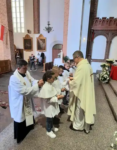 2025.05.18 – Przyjęcie nowych ministrantów – zdjęcie 16