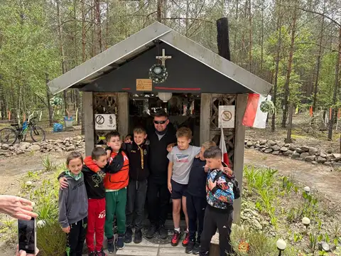 2025.05.24 – Rowerowa wycieczka scholi i ministrantów do kapliczki w Marszowie – zdjęcie 6