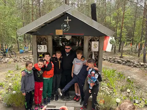 2025.05.24 – Rowerowa wycieczka scholi i ministrantów do kapliczki w Marszowie – zdjęcie 7