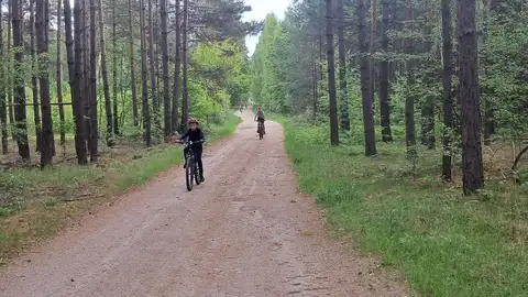2025.05.24 – Rowerowa wycieczka scholi i ministrantów do kapliczki w Marszowie – zdjęcie 2