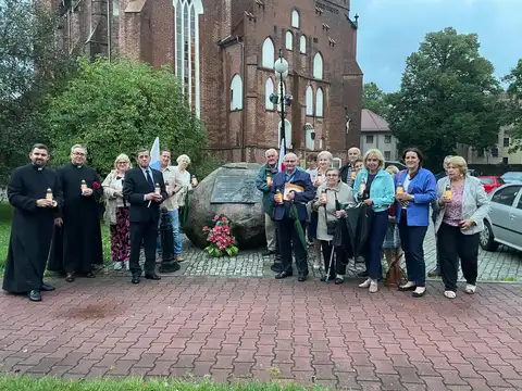 2025.09.11 – 24. rocznica poświęcenia tablicy bł. kard. Stefana Wyszyńskiego – zdjęcie 17