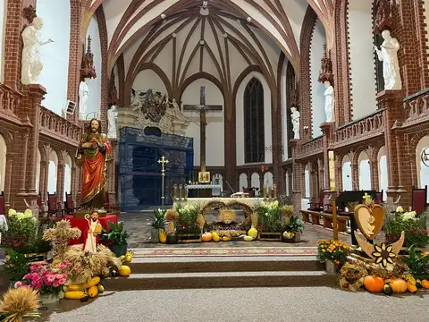 2025.09.21 – Dożynki parafialne „Miasto dziękuje Wsi” – zdjęcie 37