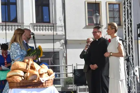 2025.09.21 – Dożynki parafialne „Miasto dziękuje Wsi” – zdjęcie 120