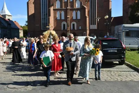 2025.09.21 – Dożynki parafialne „Miasto dziękuje Wsi” – zdjęcie 125