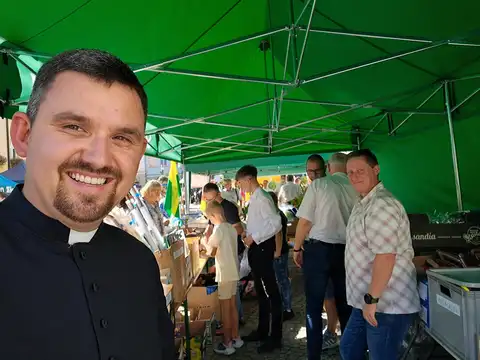 2025.09.21 – Dożynki parafialne „Miasto dziękuje Wsi” – zdjęcie 30