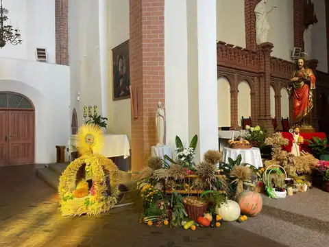 2025.09.21 – Dożynki parafialne „Miasto dziękuje Wsi” – zdjęcie 53