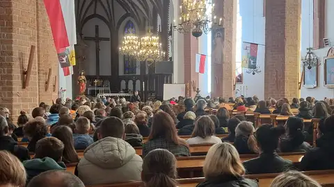 2025.10.18 – Rejonowe spotkanie kandydatów do bierzmowania – zdjęcie 6