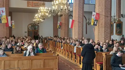 2025.10.18 – Rejonowe spotkanie kandydatów do bierzmowania – zdjęcie 1