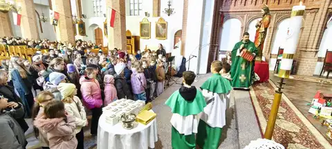 2025.11.09 – Rocznica poświęcenia Bazyliki Laterańskiej – makiety dzieci – zdjęcie 14