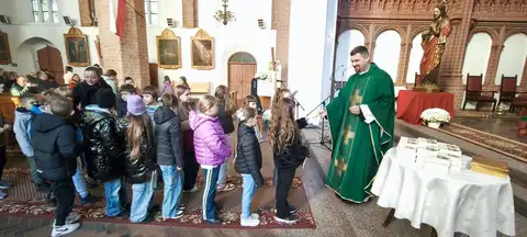 2025.11.09 – Rocznica poświęcenia Bazyliki Laterańskiej – makiety dzieci – zdjęcie 16