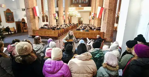2025.12.31 – Zakończenie roku, koncert kolęd scholki i spotkanie opłatkowe – zdjęcie 9