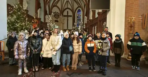 2025.12.31 – Zakończenie roku, koncert kolęd scholki i spotkanie opłatkowe – zdjęcie 22