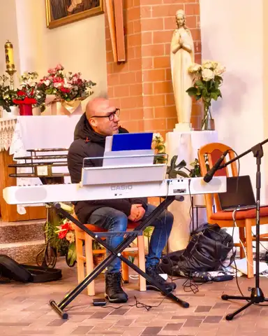 2025.12.31 – Zakończenie roku, koncert kolęd scholki i spotkanie opłatkowe – zdjęcie 11