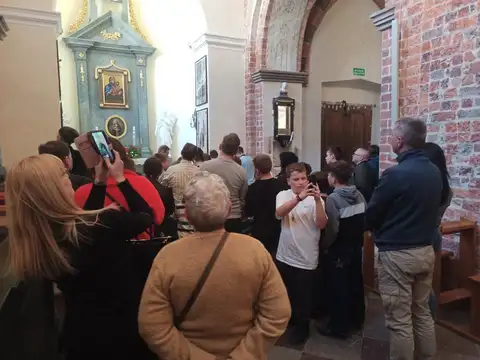 2026.04.25 – Pielgrzymka Liturgicznej Służby Ołtarza – nowi ministranci – zdjęcie 7