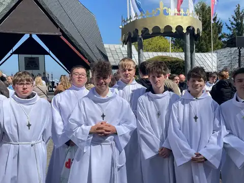 2026.04.25 – Pielgrzymka Liturgicznej Służby Ołtarza – nowi ministranci – zdjęcie 1