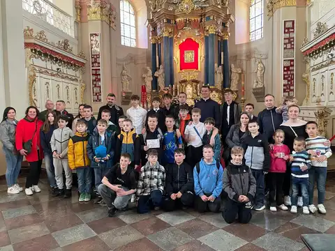 2026.04.25 – Pielgrzymka Liturgicznej Służby Ołtarza – nowi ministranci – zdjęcie 6