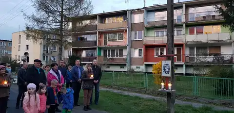 2019.04.05 – Droga Krzyżowa ulicami Grabika – zdjęcie 12