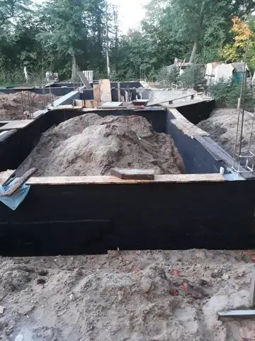 2019.06.10 – Budowa kościoła pw. św. Jana Pawła II w Grabiku (2019–2022) – zdjęcie 37
