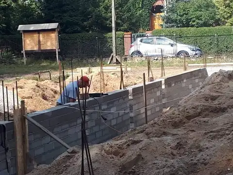 2019.06.10 – Budowa kościoła pw. św. Jana Pawła II w Grabiku (2019–2022) – zdjęcie 32
