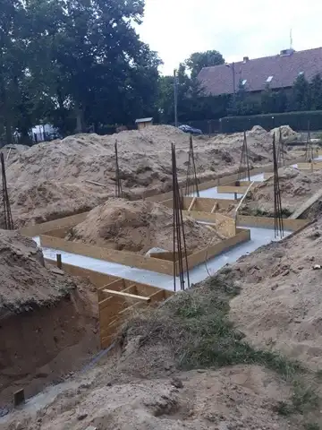 2019.06.10 – Budowa kościoła pw. św. Jana Pawła II w Grabiku (2019–2022) – zdjęcie 16